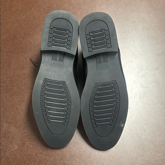 BRAND NEW SLEEK BLACK  MEN’s SHOES main image 7